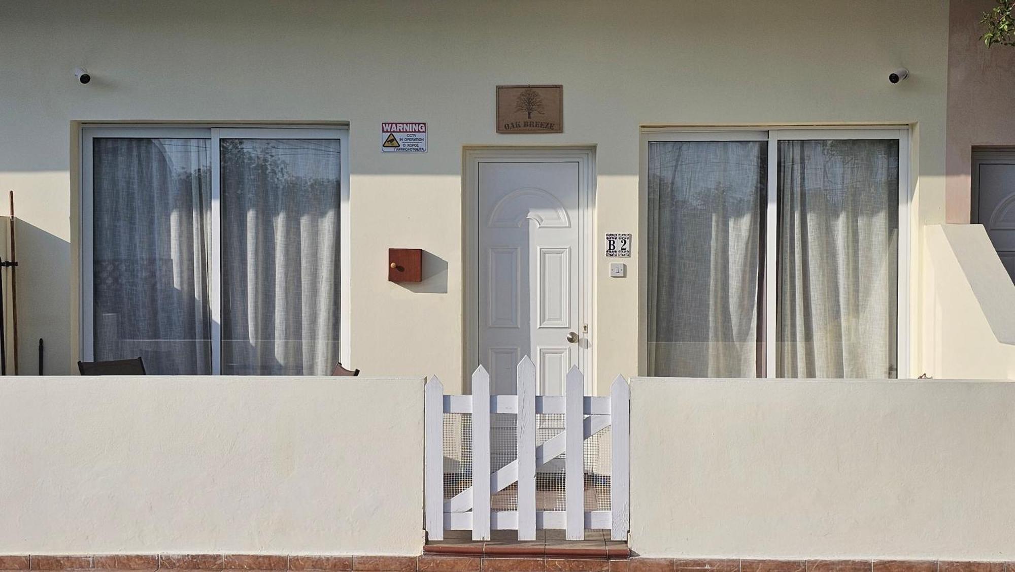 Peaceful Apartment With Double Bed - Oak Breeze Paphos Exterior photo